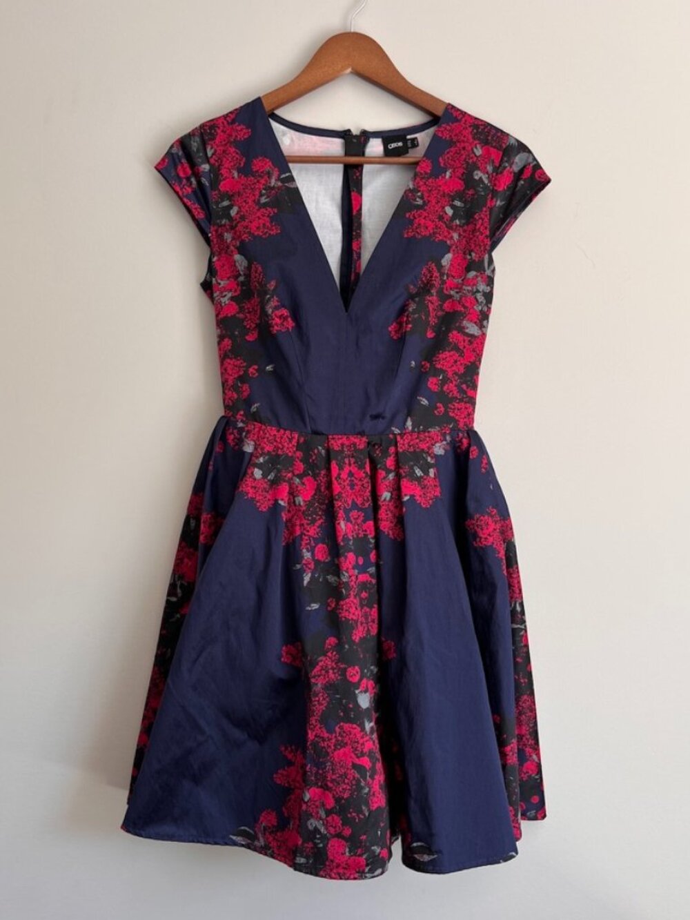ASOS Navy & Hot Pink Floral Fit & Flare Dress Deep V – US 4 / UK 8